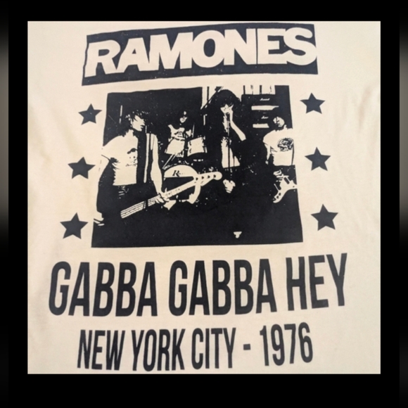 Ramones Gabba Gabba Hey New York City 1976 Medium Cream Color - Picture 1 of 7